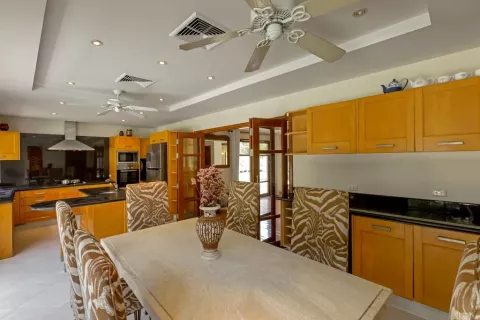 Вилла в Пхукете, Таиланд с 5 спальнями  № 140412 - фото 8