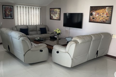 Villa à Phuket, Thaïlande 5 chambres № 140409 - photo 8