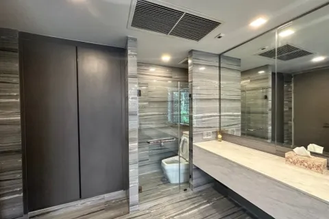 Condo in Watthana, Bangkok, Thailand, 3 bedrooms  № 158673 - photo 11