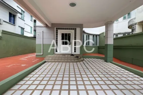 Casa de 3 dormitorios en Pattaya, Tailandia № 210893 - foto 2