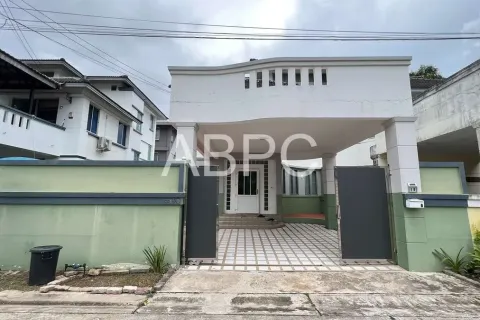 House in Pattaya, Thailand 3 bedrooms № 210893