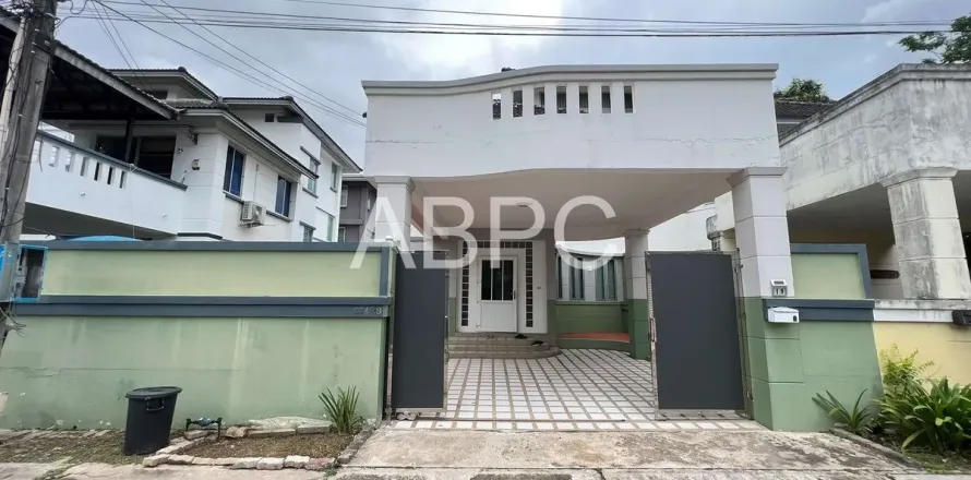 Casa de 3 dormitorios en Pattaya, Tailandia № 210893