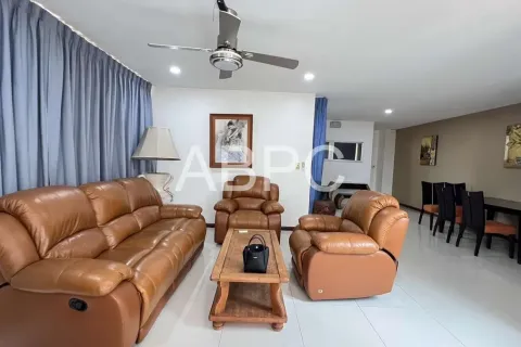 Casa de 3 dormitorios en Pattaya, Tailandia № 210893 - foto 3