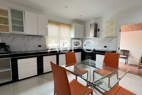 Casa de 3 dormitorios en Pattaya, Tailandia № 210893 - foto 11