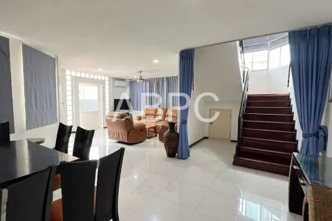 Casa de 3 dormitorios en Pattaya, Tailandia № 210893 - foto 4