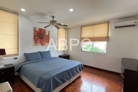Casa de 3 dormitorios en Pattaya, Tailandia № 210893 - foto 10