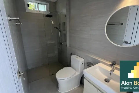 Casa de 4 dormitorios en Pattaya, Tailandia № 210890 - foto 6