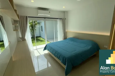 Casa de 4 dormitorios en Pattaya, Tailandia № 210890 - foto 11