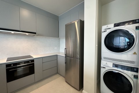 Кондоминиум с 2 спальнями в Патхум Ване, Бангкок, Таиланд № 151138 - фото 12