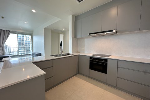 Кондоминиум с 2 спальнями в Патхум Ване, Бангкок, Таиланд № 151138 - фото 5