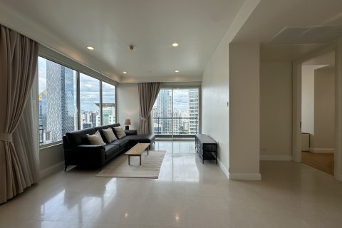 Кондоминиум с 2 спальнями в Патхум Ване, Бангкок, Таиланд № 151138 - фото 2