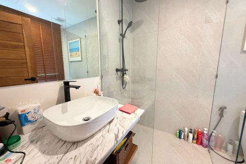 Condo à Phuket, Thaïlande, 2 chambres  № 151139 - photo 18