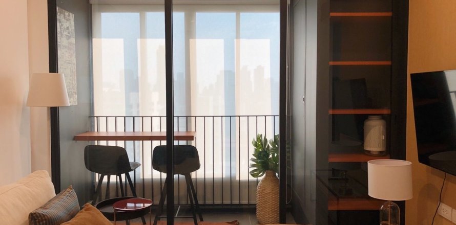 Studio dans le Condo à Huai Khwang, Bangkok, Thaïlande  № 171287