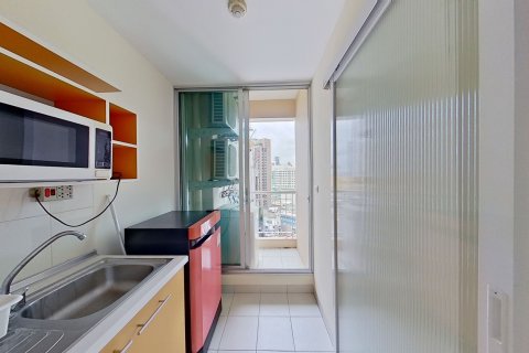 Studio dans le Condo à Watthana, Bangkok, Thaïlande  № 171285 - photo 6