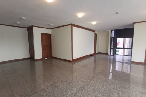 Кондоминиум с 3 спальнями в Бангкоке, Таиланд № 143335 - фото 8