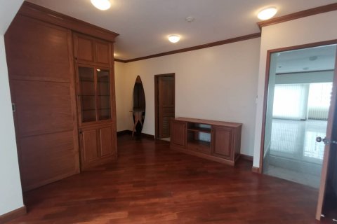 Кондоминиум с 3 спальнями в Бангкоке, Таиланд № 143335 - фото 3