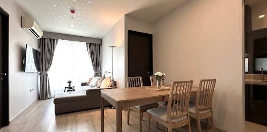 Condo à Phra Khanong, Bangkok, Thaïlande, 2 chambres  № 143338