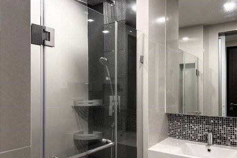 Condo à Phra Khanong, Bangkok, Thaïlande, 2 chambres  № 143338 - photo 7