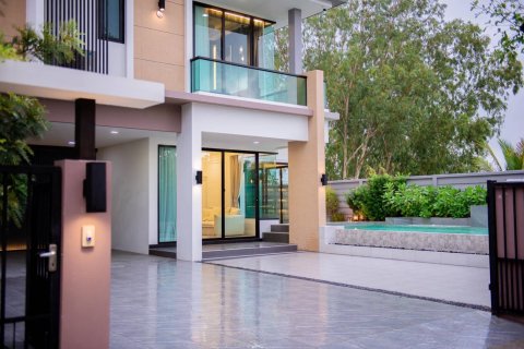 House in Hua Hin, Thailand 4 bedrooms № 180734