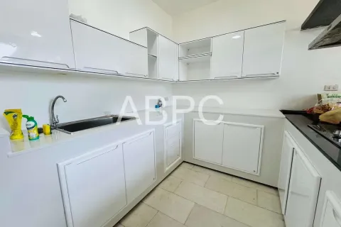 Casa de 8 dormitorios en Pattaya, Tailandia № 211813 - foto 6