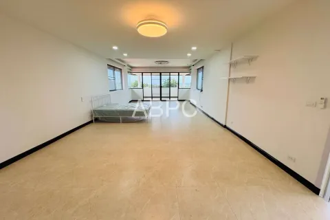 Casa de 8 dormitorios en Pattaya, Tailandia № 211813 - foto 12