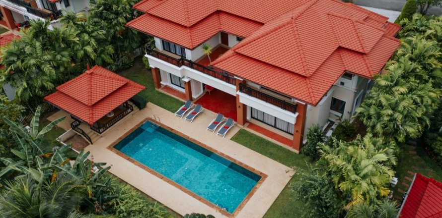 Villa in Phuket, Thailand 4 bedrooms № 133799