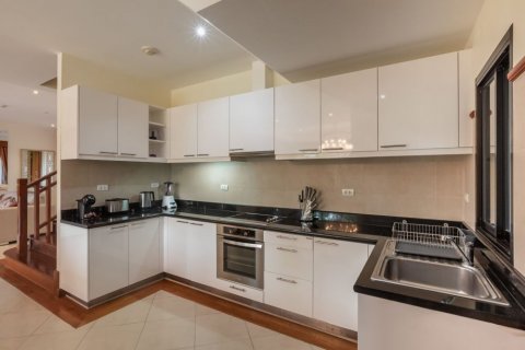 Villa in Phuket, Thailand 4 bedrooms № 133799 - photo 8