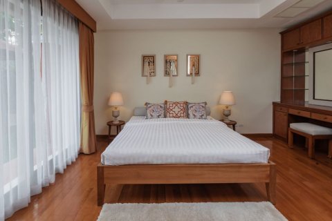 Villa in Phuket, Thailand 4 bedrooms № 133799 - photo 14