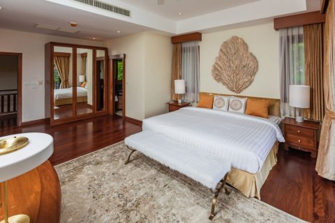 Villa in Phuket, Thailand 4 bedrooms № 133799 - photo 13