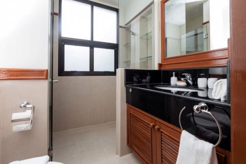 Villa in Phuket, Thailand 4 bedrooms № 133799 - photo 16