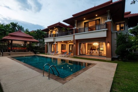Villa in Phuket, Thailand 4 bedrooms № 133799 - photo 26
