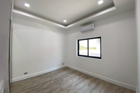 Villa in Hua Hin, Thailand 4 bedrooms № 168364 - photo 25