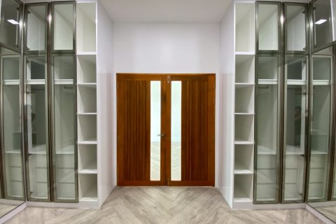 Villa in Hua Hin, Thailand 4 bedrooms № 168364 - photo 15