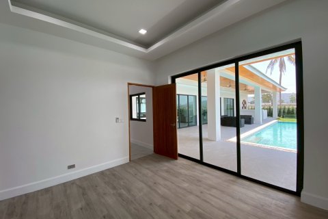 Villa in Hua Hin, Thailand 4 bedrooms № 168364 - photo 20