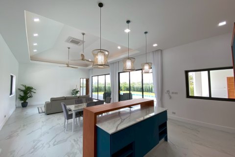 Villa in Hua Hin, Thailand 4 bedrooms № 168364 - photo 10