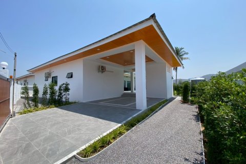 Villa in Hua Hin, Thailand 4 bedrooms № 168364 - photo 26