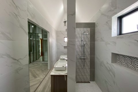 Villa in Hua Hin, Thailand 4 bedrooms № 168364 - photo 18