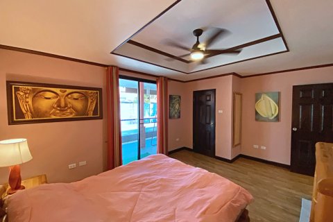 Villa in Pran Buri, Thailand 4 bedrooms № 168365 - photo 17