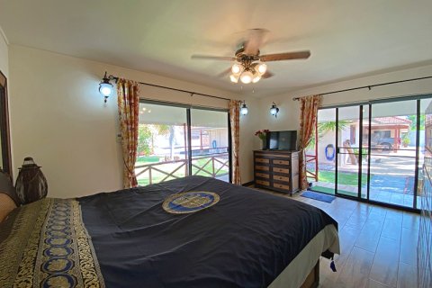 Villa in Pran Buri, Thailand 4 bedrooms № 168365 - photo 26