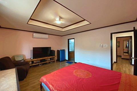 Villa in Pran Buri, Thailand 4 bedrooms № 168365 - photo 22