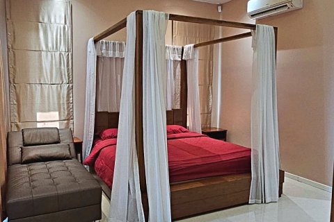 Villa in Cha-am, Thailand 4 bedrooms № 168398 - photo 14