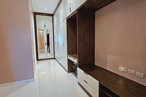 Villa in Cha-am, Thailand 4 bedrooms № 168398 - photo 6