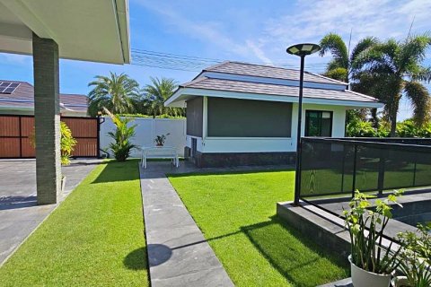 Villa in Cha-am, Thailand 4 bedrooms № 168398 - photo 5