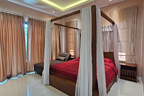 Villa in Cha-am, Thailand 4 bedrooms № 168398 - photo 7
