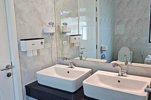 Villa in Cha-am, Thailand 4 bedrooms № 168398 - photo 8