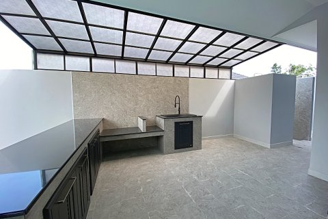 Villa in Hua Hin, Thailand 4 bedrooms № 168397 - photo 5