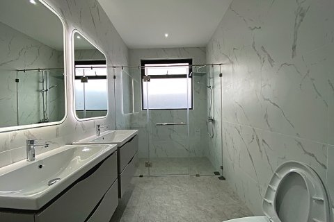 Villa in Hua Hin, Thailand 4 bedrooms № 168397 - photo 27