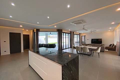 Villa in Hua Hin, Thailand 4 bedrooms № 168397 - photo 11