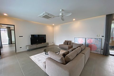 Villa in Hua Hin, Thailand 4 bedrooms № 168397 - photo 17