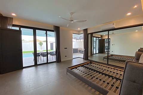 Villa in Hua Hin, Thailand 4 bedrooms № 168397 - photo 21